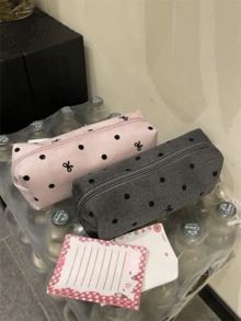 1个时尚波点铅笔盒（金色或银色拉链颜色随机发货），大容量，可容纳40至50支笔或化妆刷，便携设计，大容量学生文具收纳袋，简约优雅的高品质化妆包。学生文具。开学季礼物。学生互赠礼物的完美之选。 - 單件 - 查看 8
