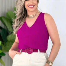 KIT Com 2 Blusa Feminina Social Regata Alça Larga Tecido Duna Regata Isabella Lisa Básica Elegante Frente Únic - Roxo+Verde - Visão 4