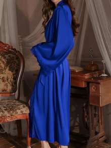 QING ROU Bata de satén elegante para mujer, con adorno de encaje suave, mangas largas acampanadas, sedosa y cómoda, con cinturón, adecuada para usar en casa - azul real - Ver 3
