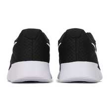 Nike Tanjun 簡約低筒 生活休閒鞋 女款 - 黑與白 - 查看 4