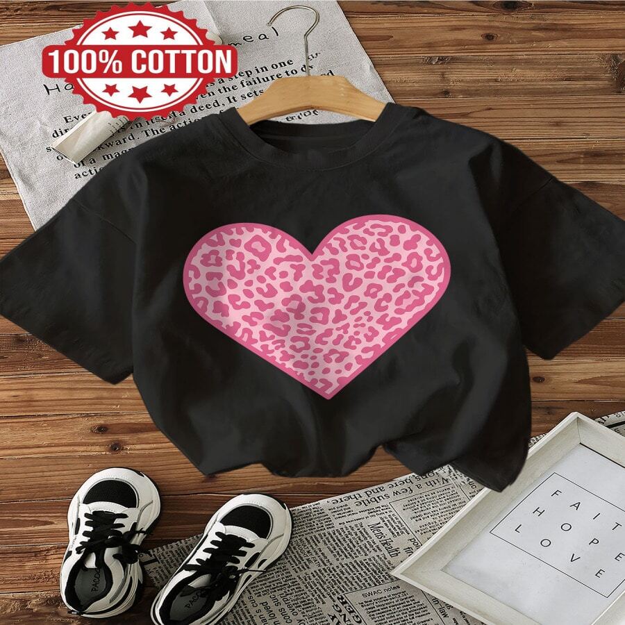 Camiseta Gráfica Extra Grande para Mujer, Ideal para el Día de San Valentín - Camiseta Casual de Manga Corta con Cuello Redondo y Diseño Colorido de Piruleta y Corazón, Lavable a Máquina, Ajuste Cómodo para Todas las Estaciones, Outfit para el Día de San Valentín, Camiseta con Diseño Divertido, Camiseta de Tela Duradera, 100% - Multicolor - Ver 1