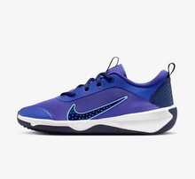 Nike Women's Omni Multi-Court Comfortable Indoor Sports Shoes With Snug Fit Design, Durable Lightweight Outdoor Running Sneakers, Purple Stylish Casual Shoes, Sports Essential, DM9027-500 - Violet Purple - View 2