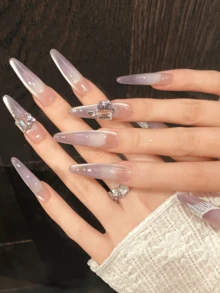 10片手工高跟鞋美甲贴纸，适合派对和日常佩戴，甜美的紫薯色调，纯白色，渐变美感，高跟鞋美甲设计，易于粘贴。10片Y2K风格手工美甲贴纸，适合女孩和女士在节日、派对、音乐节和日常佩戴，也是情人节和母亲节的理想礼物。按压式美甲贴纸。 - 紫丁香色 - 查看 3