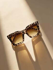 Retro Square Fashion Glasses With PC Frame In Tea Color, Fashion Fashion Glasses Suitable For Driving, Vacation, Fashionable Outfits, Parties And Any Occasions - Multicolor - View 5