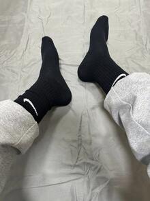 3 双装 Nike 纯色简约直筒运动训练中筒袜，男女通用 - 黑色 - 查看 5