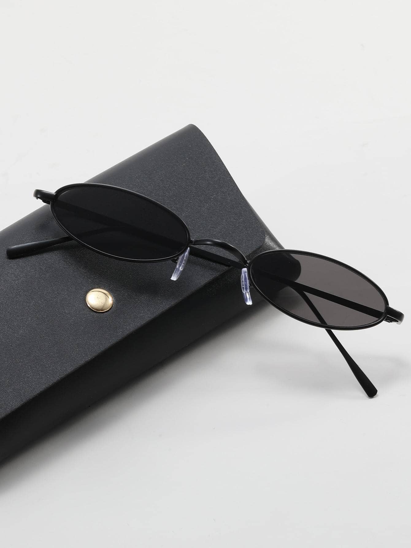 一副男士复古时尚小框眼镜，金属框椭圆形精致时尚眼镜，适合户外海滩佩戴 - 黑色 - 查看 1