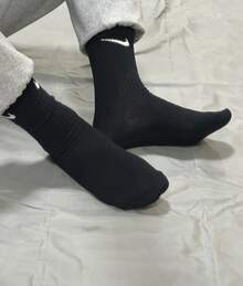 3 双装 Nike 纯色简约直筒运动训练中筒袜，男女通用 - 黑色 - 查看 3