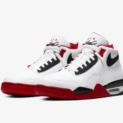 Nike 耐克新款轻盈缓震可视气垫篮球鞋，男士款，Flight Legacy系列，耐磨橡胶外底，户外运动鞋，经典红白配色，休闲街头风推荐，BQ4212-100