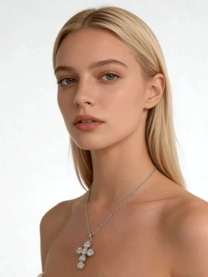 女士不锈钢十字架吊坠项链，镶嵌全铺镶人造钻石，时尚奢华优雅吊坠项链