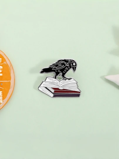 1/2pcs Creative New Unicorn & Raven Hybrid Book Shape Zinc Alloy Brooch Pin Badge, Cartoon Animal Raven Lapel Pin, Suitable For Teenagers, Youth, Men, Casual, Outdoor, Sports, Vacation, Graduation Gift, Birthday, Daily Wear, Clothing Pin, Interesting Gift