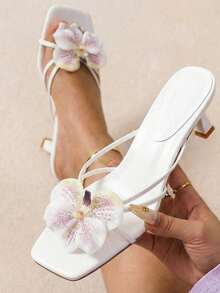 planare 新款3D紫色花朵装饰高跟凉鞋,优雅低跟高跟鞋,适合海滩、派对、约会和婚礼季,可搭配比基尼、连衣裙,夏季时尚优雅高跟凉鞋,新娘高跟鞋 - 白色加紫色花 - 查看 2