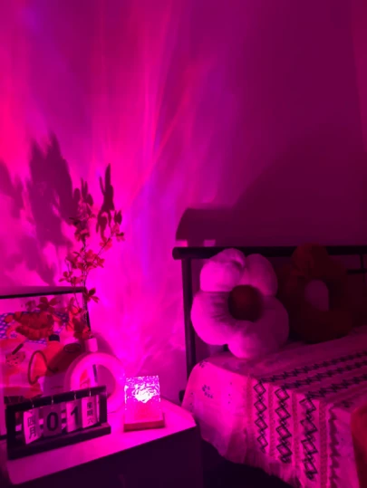 1pc Auroral Northern Lights Wave Ripple LED Projector Light - USB Powered, 16 Color LED Ambiance Light, Suitable For Adult Bedroom Decor, Home Theater, Ceiling, Gift Decor, Camping, Wedding Decor, Magical Projection Lamp Gift