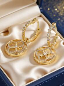 Women's Gold-Plated Clip-On Earrings, Fully Embedded With Zirconia Stones And Floral Zirconia Discs, Minimalist Elegant Style, Suitable For Daily Commute And Workwear, An Ideal Gift For Fashion Enthusiasts - Gold - View 3