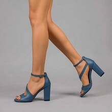 Geeyea Women's Shoes, Dusty Blue, Chunky Heeled Cross-Strap Sandals, Matte Faux Leather Texture, Cool And Stylish For Commuting, Suitable For Summer, Office Commutes, Business Meetings, Afternoon Tea With Friends, Dates, Everyday Casual Wear, And Sophisticated Photoshoots. - Màu xanh lam - Xem 4