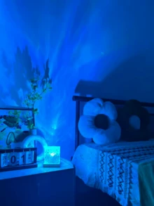 1 pieza Luz nocturna USB de 16 colores con efecto de llama y proyección de cielo estrellado, control táctil y remoto, lámpara decorativa de arte de vidrio, adecuada para dormitorio, fiesta de Navidad, camping, boda, fiesta de vacaciones, regalo del Día de San Valentín, decoración del hogar | Decoración con tema de fantasía | Proyector alimentado por USB - Multicolor - Ver 2