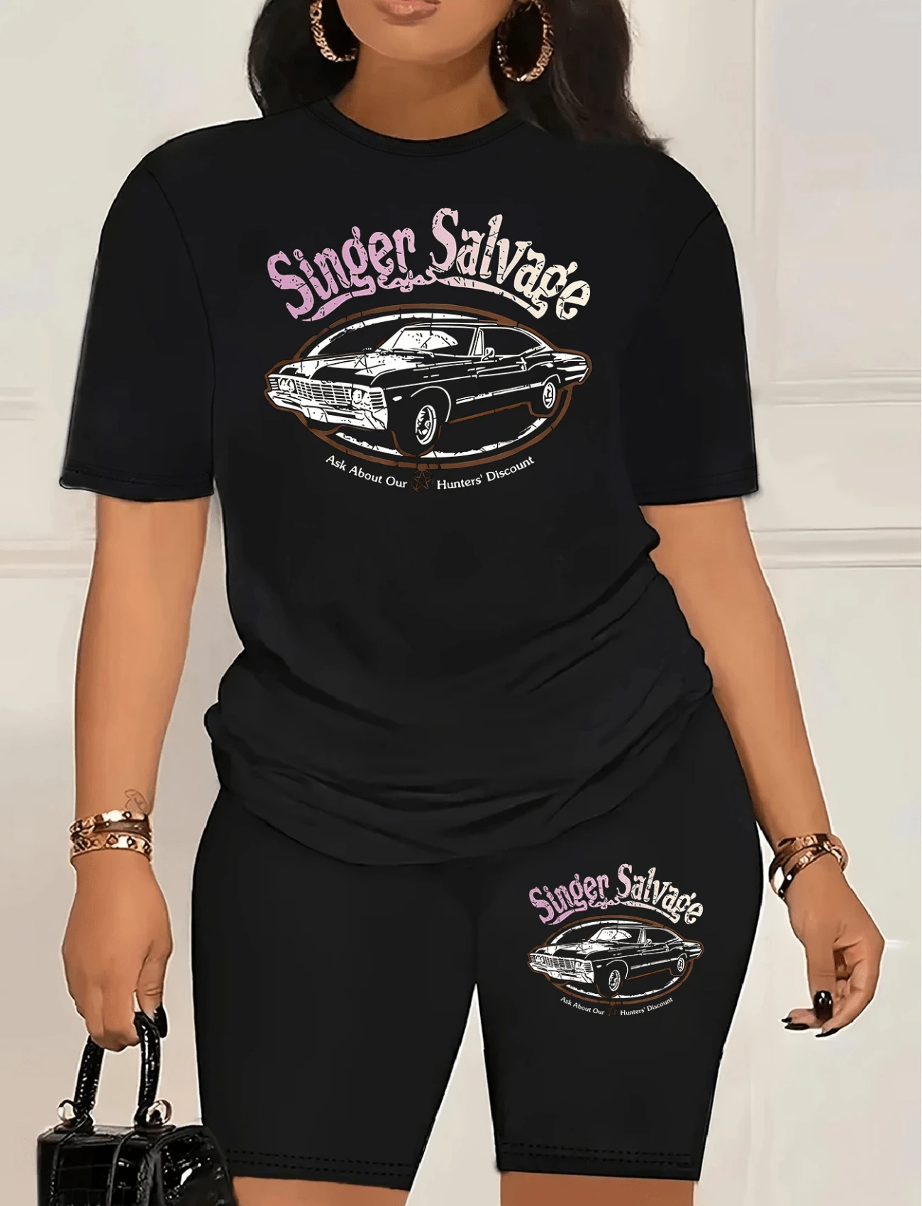 Women's Two-Piece Set Casual Round-Neck Short-Sleeve T-Shirt And Shorts With Vintage Singer Salvage Vintage Car Letter Print, Machine Washable, Soft Breathable Fabric, Pullover Top For Outdoor And Casual Wear - 黑色 - 查看 1
