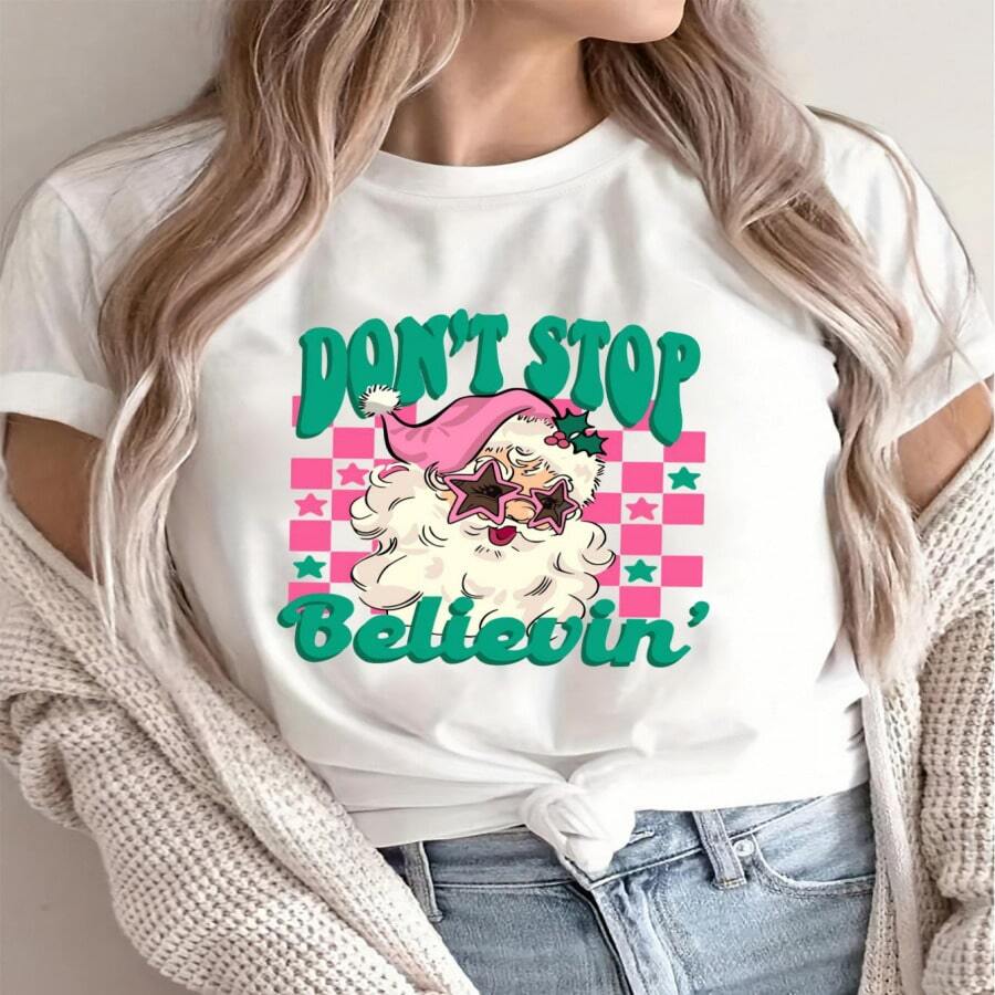 1 Camiseta de Navidad para Mujer - Camiseta Casual de Cuello Redondo de Algodón con Estampado de "Don't Stop Believin'", Camiseta Festiva de Manga Corta con Gráficos para Todas las Estaciones - Multicolor - Ver 1