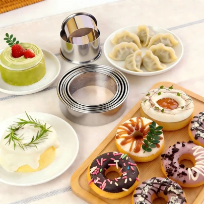 6/11pcs Stainless Steel Round Cookie Cutter Set, Gradient Round Cookie & Pastry Mold, Multi-Functional Baking Tool For Donuts, Dumplings And Pancakes, Durable Kitchen Accessory, Latest Hot Selling Product