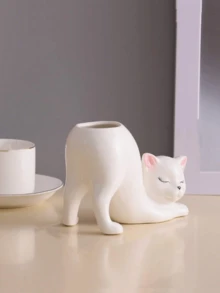 可爱白色猫咪造型树脂化妆刷架 - 俏皮的伸展姿势，光滑哑光表面，是梳妆台、衣柜和浴室台面的理想之选。可收纳化妆刷/笔，增添温馨甜美的氛围，是爱猫人士喜爱的美妆收纳装饰品。 - 多色 - 查看 5