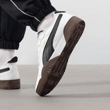 PUMA彪馬 Tifosi 低筒 板鞋 男女同款 黑白 - 白棕色 - 查看 3