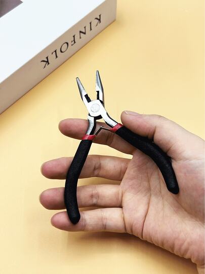 1pc Black Mini Needle-Nose Pliers, Non-Slip Silicone Handle, Comfortable Grip, Sturdy & Non-Slip, Toothed Tip For Strong Clamping, Suitable For Holding Small Items, Bending Metal Wire, Opening/Closing Jewelry Rings, Beading, Trimming Threads, Installing Rivets & Organizing Embroidery Accessories, Applicable For Various Handicrafts & DIY