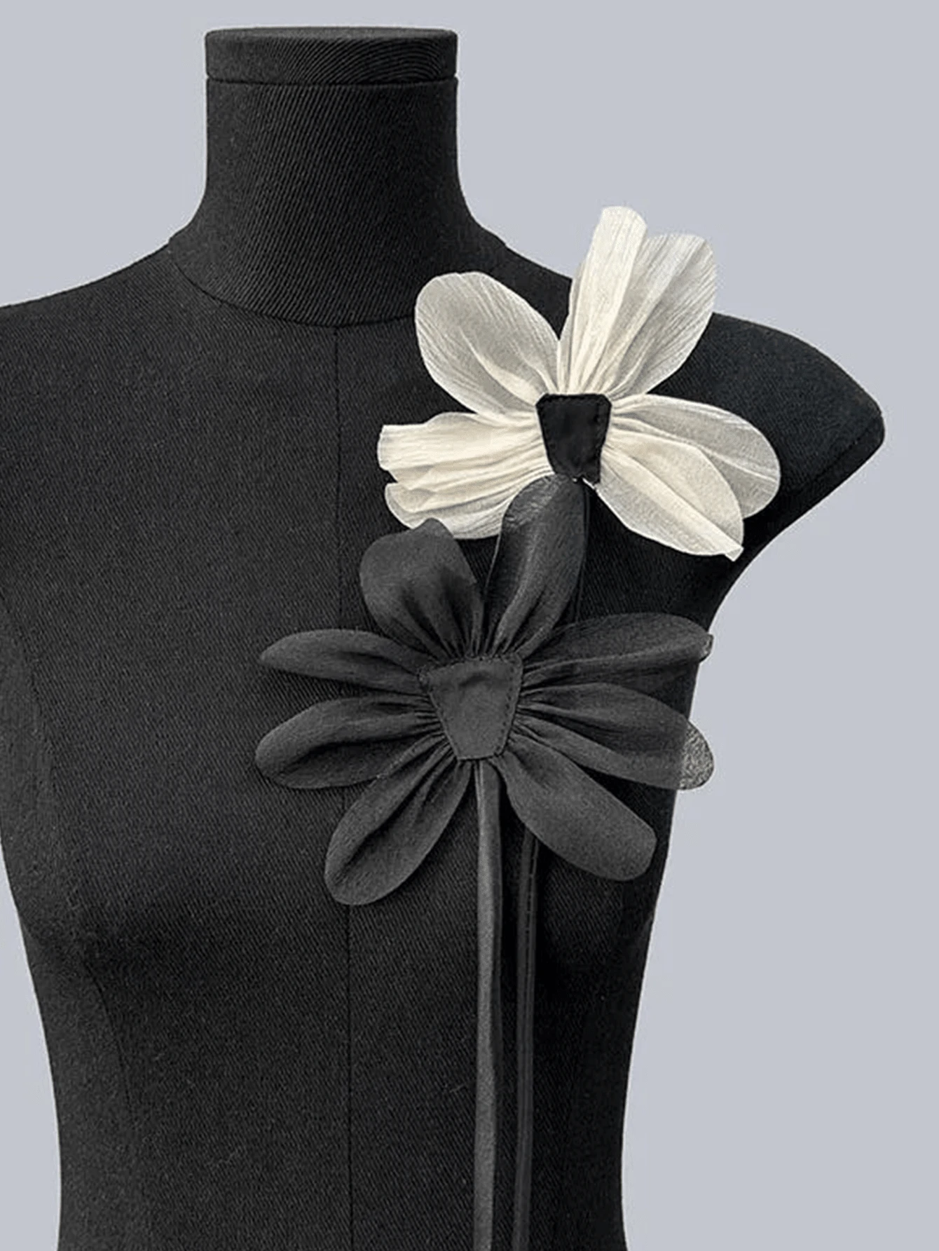 2pcs Asymmetrical Fabric Lotus Flower Brooch - Multicolor - View 1