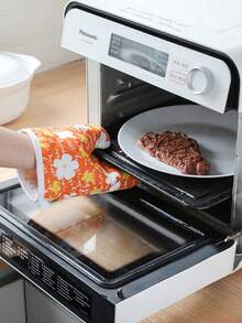 2pcs Heat Resistant Polyester Oven Mitts - Thick Insulated Gloves With Hanging Loop For Microwave And Stove - Hand Wash Only (Random Style) - View 2