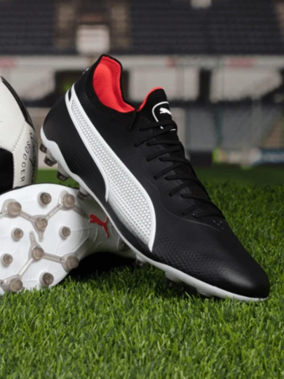  PUMA King Ultimate Comfort MG (Gum Short Spikes) Soccer Boots, Unisex, Black