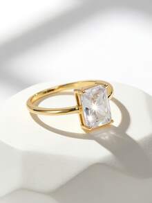 Charm-In 18K镀金祖母绿切割锆石戒指，简约单钻订婚戒指，适合婚礼及日常佩戴，低过敏性珠宝，送给她的礼物 - 金色 - 查看 1