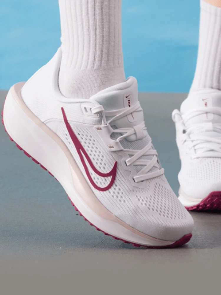 Nike Quest 6 舒適柔軟透氣跑步鞋 女款 白色 - 白色 - 查看 1