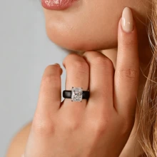 1pc Fashion Wedding Ring For Women Silicone Stone-Set Ring Emerald-Cut Cubic Zirconia Solitaire Engagement Ring Designed For Women Rubber Wedding Band Suitable For Everyday Wear, Weddings, And Anniversary Gifts - 簡約黑色矽膠戒指 - 查看 4