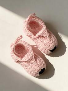 1双手工钩编婴儿鞋，粉色鞋面黑色鞋头，柔软针织新生儿鞋 - 淺粉色 - 查看 5