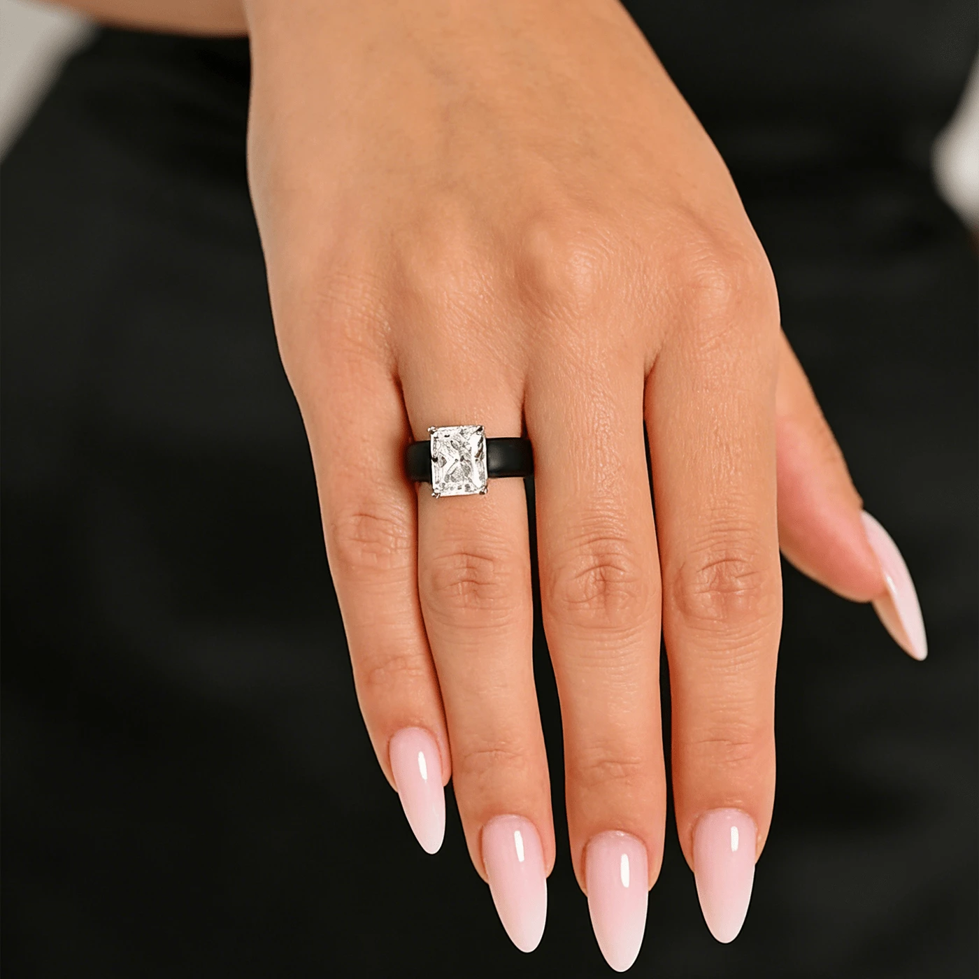 1pc Fashion Silicone Ring For Women Elegant Emerald-Cut Cubic Zirconia Ring Sparkling CZ Engagement Ring Promise Ring Exquisite Jewelry Suitable For Everyday Wear, Weddings, Parties, Anniversaries - Nhẫn silicon đính đá CZ thanh lịch - Xem 1