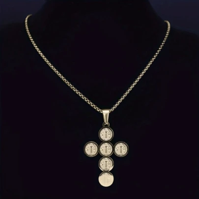 不锈钢彩色耶稣宗教项链，天主教饰品，带圣本笃十字架吊坠