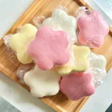 1/3个幸运星面包，超柔软慢回弹挤压玩具，仿真面包减压玩具，逼真食物慢回弹面包玩具，软蛋糕模型玩具，减压放松玩具，派对礼品玩具 - 彩色 - 查看 2