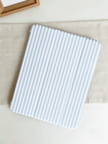 白色条纹元素设计扁平保护壳，兼容 iPad 10.2 英寸（A16）、11 英寸第 11 代（2025 年款）、第 9/10 代、Air 4 代 10.9 英寸、Galaxy Tab S6 Lite 10.4 英寸，防摔，带笔槽，支持睡眠/唤醒功能，浪漫礼物。 - 淺藍色 - 查看 1