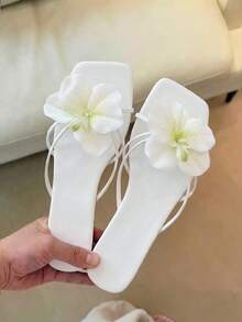 白色加綠色花