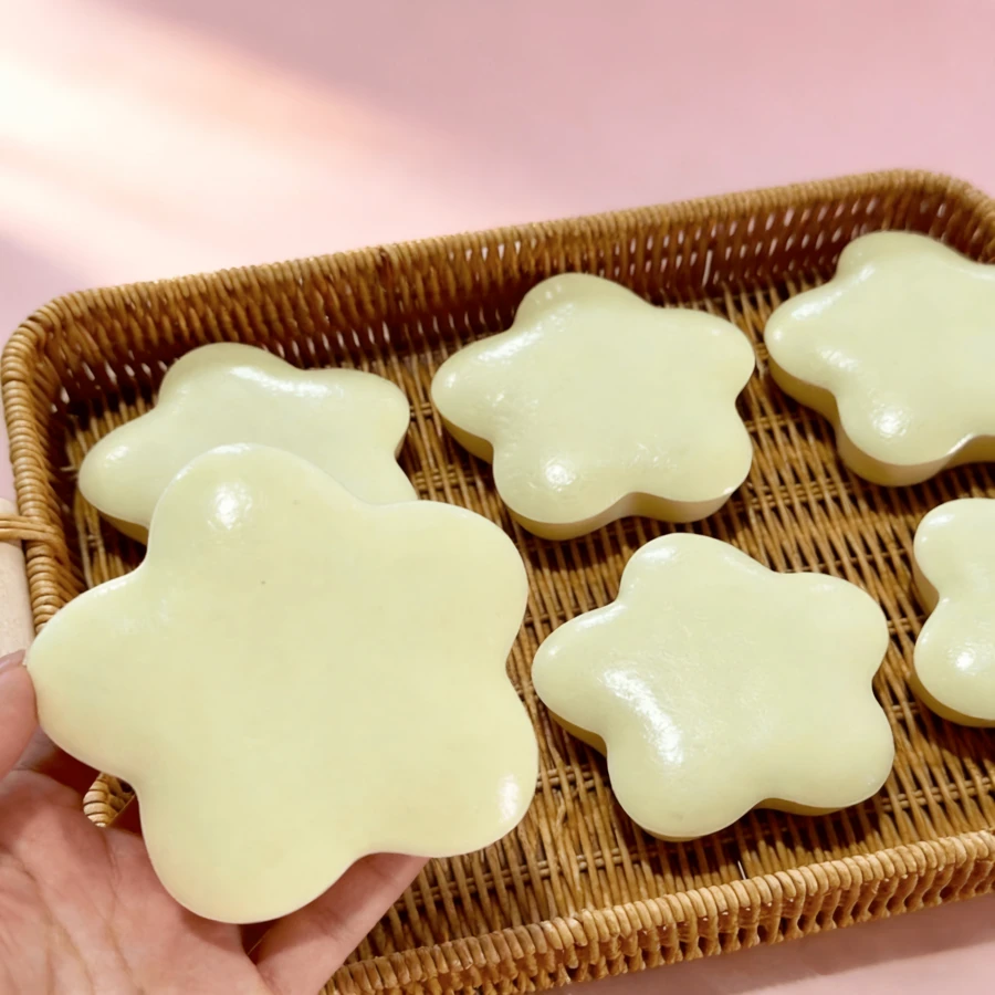 1/3pcs Lucky Star Bread, Ultra Soft Slow Rebound Squeeze Toy, Artificial Bread Pressure Relief Toy, Realistic Food Slow Rebound Bread Toy, Soft Cake Model Toy, Pressure Relief Relaxation Toy, Party Gift Toy - Multicolor - View 1