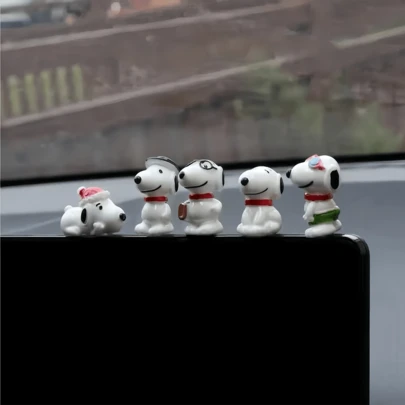 5件套卡通树脂史努比可爱卡通人物模型玩具，圣诞礼物，圣诞袜填充物，圣诞装饰品