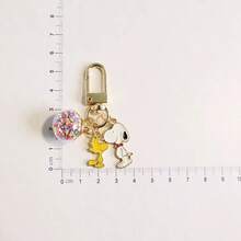 1 Piece Japanese Cartoon Anime Snoopy Keychain Student Cute Pendant Birthday Gift (Style Random) - Multicolor - View 3
