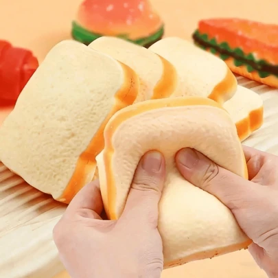 1 Stück Stressabbau Spielzeug - realistisches Brotmodell langsam aufsteigend, weiches Spielzeug, Gag Spielzeug (Toast Stil)