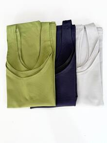 Kit Of 3 Stylish Women's Tank Tops, Blogger-Style, Premium Outfit For The Gym And Bodybuilding. - 綠色,灰色和黑色 - 查看 2