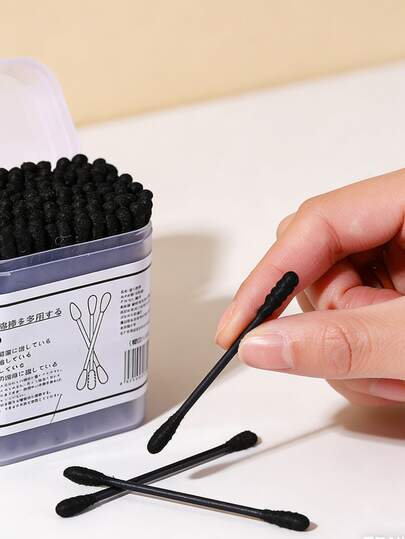 Tăm bông đa năng - Màu đen, đầu xoắn và đầu tròn, thân bút bằng giấy bột gỗ, kèm hộp đựng trong suốt, thích hợp sử dụng cho tai và mũi. Kiểu dáng bao bì có thể khác nhau, mỗi gói chứa 100 chiếc.