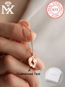 Este colar de prata esterlina 925 é quente e fofo, com um design único que pode ser personalizado com texto gravado. O pingente está na forma de uma pegada e pode ser gravado com os nomes em inglês e datas de nascimento dos membros da família. É um belo acessório de joalheria adequado como presente para mães, familiares, amigos e entes queridos em ocasiões como Ação de Graças, Natal e aniversários. - Multicolorido - Visão 3