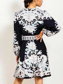 女士短款长袖连衣裙，时尚V领波西米亚风印花下摆装饰纽扣连衣裙，适合秋冬季节穿着，优雅春季迷你连衣裙 - 黑色 - 查看 5