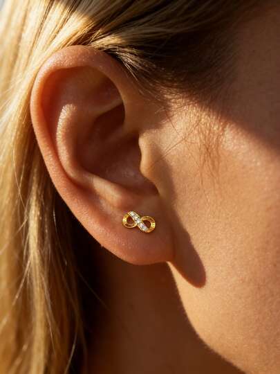 1 件 925 纯银无限符号耳钉，镶嵌 5A 级 CZ 闪亮低敏精致首饰，适合派对、日常佩戴，是送给女性的情人节礼物