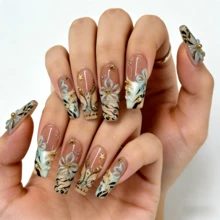 NailLuxe 10 PCS Handmade Medium Square Press-On Nails | Nude-Pink Gradient Gold Floral Sweet Girl Style With Nude-Pink Bases, Gold Floral & 3D Texture Embellishments - 摩卡棕 - 查看 2