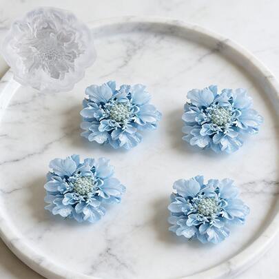 1个硅胶花朵模具，树脂浇铸模具，适用于DIY蜡烛、肥皂、树脂、粘土、家居装饰、花卉主题派对装饰，可重复使用，易于脱模，兼容手工皂和石膏，营造浪漫氛围，是送给亲朋好友的贴心礼物，具有疗愈功效的家居装饰，也是最佳节日礼物。