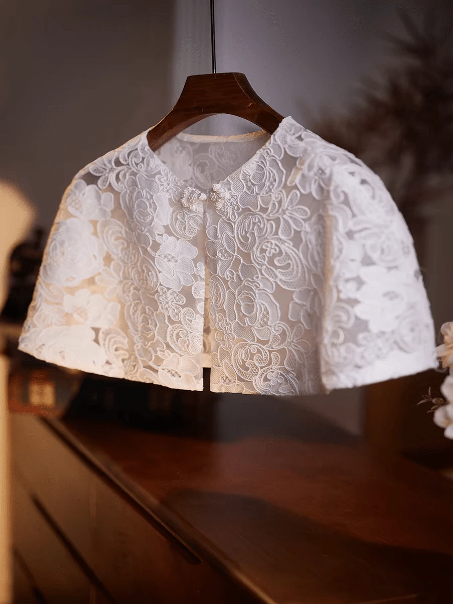 復古白色刺繡蕾絲披肩，新娘婚紗外穿披肩配珍珠鈕扣，3D刺繡蕾絲披肩，花卉裝飾優雅外穿，夏季，海灘 - 白色 - 查看 1