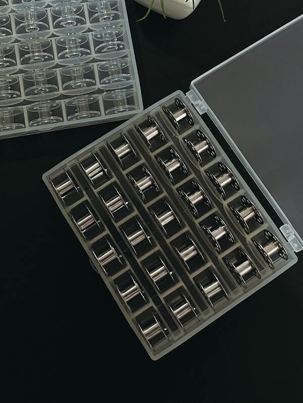 25-Slot Spool Storage Box, Multi-Compartment Design, Prevents Wire Tangling, Keeps Organized, Easy Access. Includes Empty Box, Metal Spool, Plastic Spool Three Options, Tight Fit Slots, Secure Storage And Transport Without Shaking Or Bumping. Also Suitable For Storing Various Sewing Accessories, Multi-Purpose